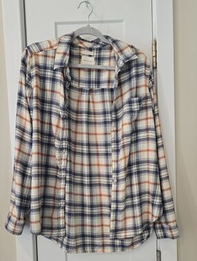 American Eagle Soft Button-Down Shirt
